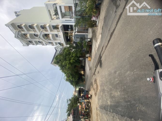 Bán nhà Bình Long Tân Phú Hẻm 10m DT 4m x 27m Giá 9.1 TỶ - 6