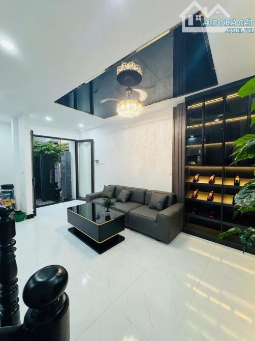 HOÀNG HOA THÁM - HỘ KHẨU BA ĐÌNH - LÔ GÓC - HAI MẶT THOÁNG VĨNH VIỄN - 6