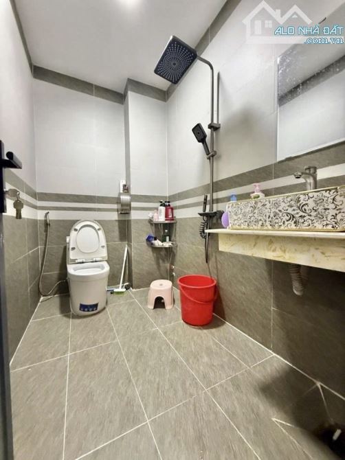 BÁN NHÀ ĐƯỜNG PHẠM ĐĂNG GIẢNG, LÊ TRỌNG TẤN, 60m2, 6.x Tỷ - 7