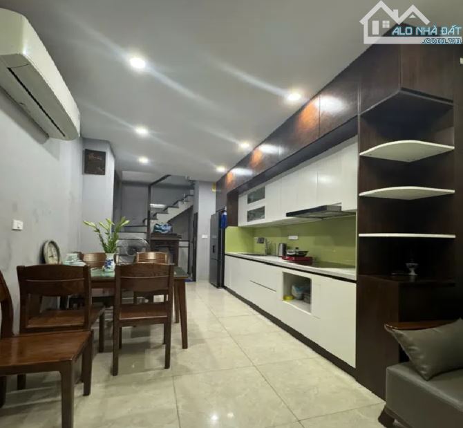 Bán nhanh nhà Cầu Giấy, ô tô tránh đỗ cổng, ngõ riêng, giá chỉ 8.5 tỷ - 7