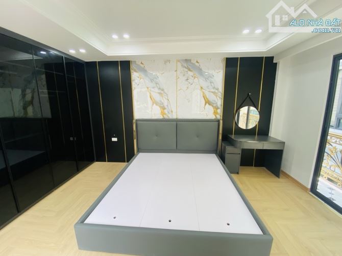 Hoa hậu Long Biên, 7 tầng x 52m2, thang máy, lô góc, ô tô tránh, kinh doanh.Giá 12 tỷ+ - 7
