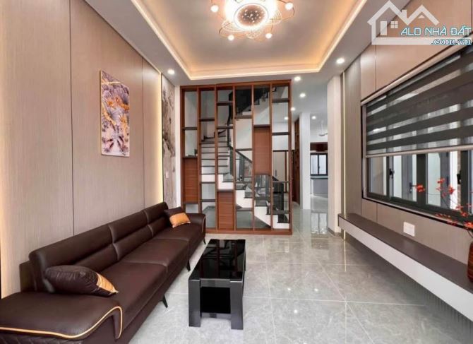 Chủ vỡ nợ Bán gấp căn nhà  lầu, giá 2 tỷ xxx ngay cây xăng 75 đường Đồng Khởi - 7