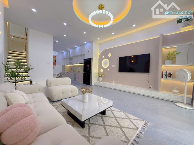 NHÀ ĐẸP KIỆT RỘNG DƯƠNG ĐÌNH NGHỆ - CÁCH MẶT TIỀN CHỈ VÀI BƯỚC CHÂN - 7