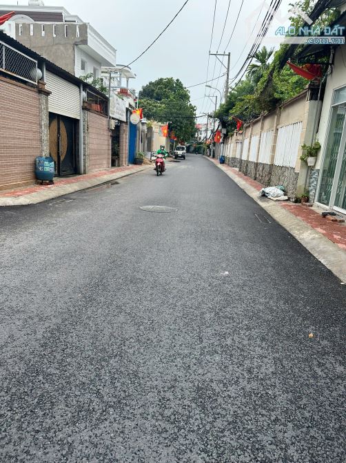 Bán nhà 2 Tầng hẻm 1 xẹt đường Linh Đông - xe hơi vào nhà DT 110m2, SHR giá 7 tỷ. - 7