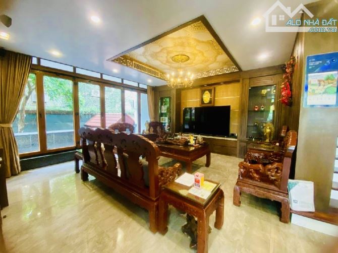 ⛔⛔⛔ Bán GẤP!! BIỆT THỰ SÂN VƯỜN PHỐ VIP NGUYỄN SƠN 👉👉 183Tr/m2 (TL) - Ô Tô - 7