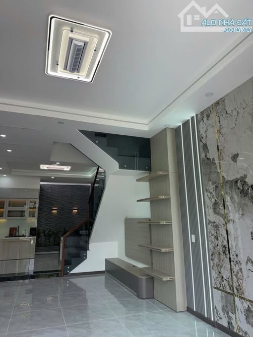 Nhà Mặt Tiền Phan Đăng Lưu - 1 Trệt 2 Lầu - Chưa Đến 3 Tỷ - 8