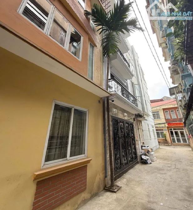 Bán ngay nhà Cầu Giấy, nột thất hiện đại, ô tô đỗ cửa, gần phố, dt 38m2, giá nhỉnh 10 tỷ - 8