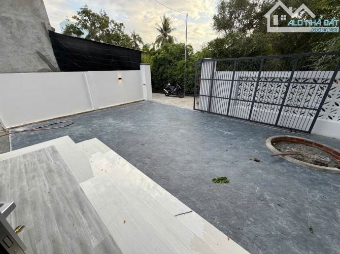 bán nhà đẹp mới xây hiện đại sân vườn rộng rãi - 8