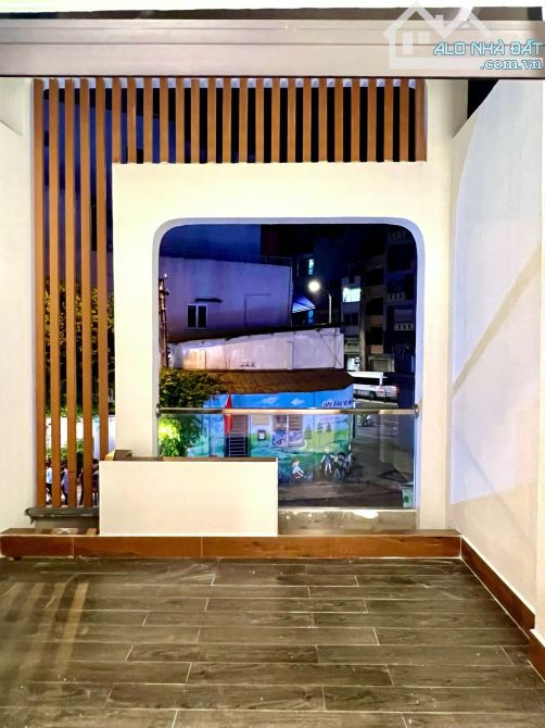 Bán nhà 2 mặt tiền đường Phan Xích Long Q11 dt( 4 x 20m) giá 13 tỷ - 8