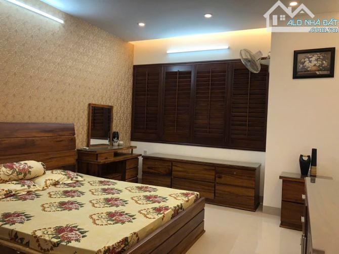 HIẾM ! CĂN GÓC 2 MẶT TIỀN TRUNG TÂM NHA TRANG Ô TÔ ĐẬU TRONG NHÀ GIÁ CỰC TỐT - 8