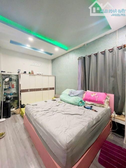 Nhà diện tích khủng Đoàn Văn Bơ Q4. 4T. MT 4m. 4PN. 60m2. 6,2 tỷ có thương lượng - 8
