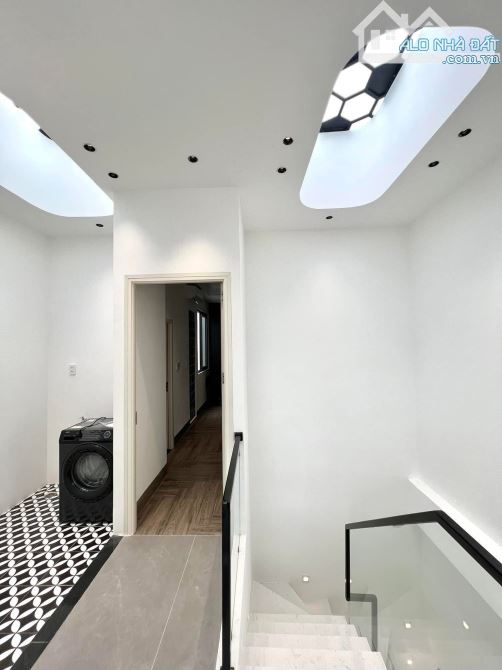 NHÀ ĐẸP 3 TẦNG KIỆT TRẦN CAO VÂN SÁT BÃI ĐẬU OTO - 8