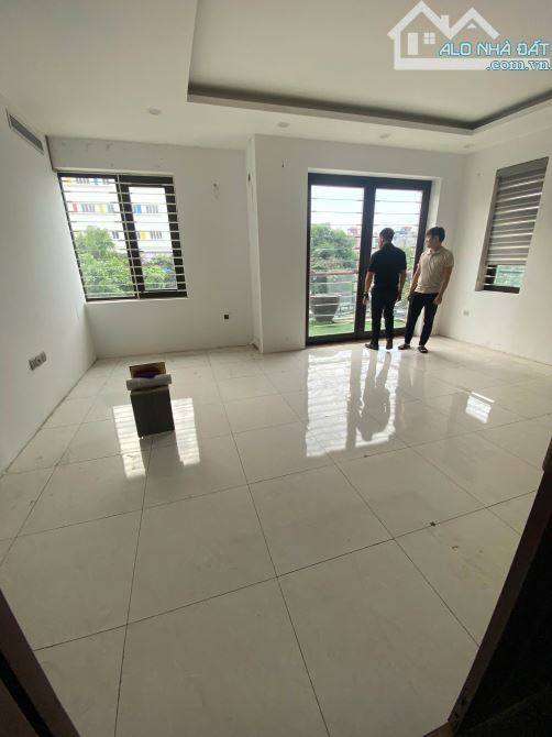 Cho thuê biệt thự KĐT Nam Cường, Bắc Từ Liêm. DT 200m2, 4 nổi, 1 hầm, thang máy. Giá 60tr - 8