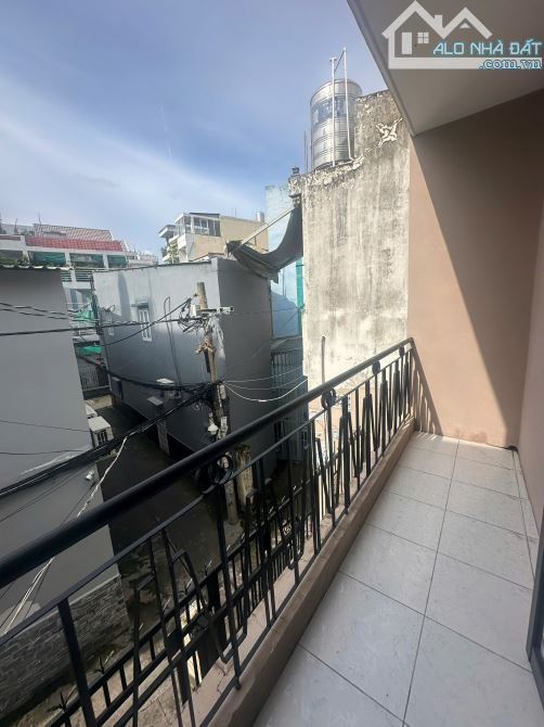 Bán nhà hẻm ba gác 1 trệt 1 lầu, 2 phòng ngủ 2wc, sổ riêng hoàn công, Phường 3 Quận 8 - 8