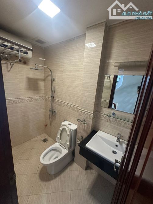 ĐỖ QUANG-CẦU GIẤY-PHÂN LÔ Ô TÔ TRÁNH-VỊ TRÍ VIP-5 TẦNG-VĂN PHÒNG CÔNG TY - GIÁ 21.5 TỶ - 8