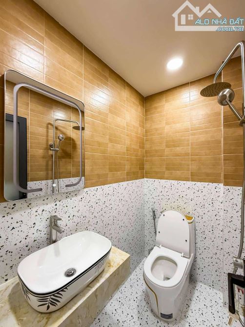 🎊LÊN SÓNG • SAU CĂN MẶT TIỀN HUỲNH VĂN BÁNH PHÚ NHUẬN • 27m2 • 2 TẦNG ĐÚC • 2PN2WC - 8