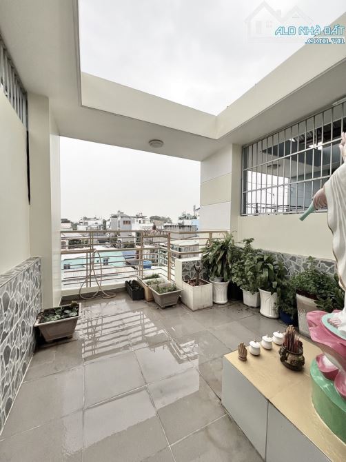 BÁN NHÀ HẺM XE TẢI 6M QUANG TRUNG, 4 TẦNG, 3.7X20, 79M², GẦN BỆNH VIỆN HỒNG ĐỨC, UBND - 8