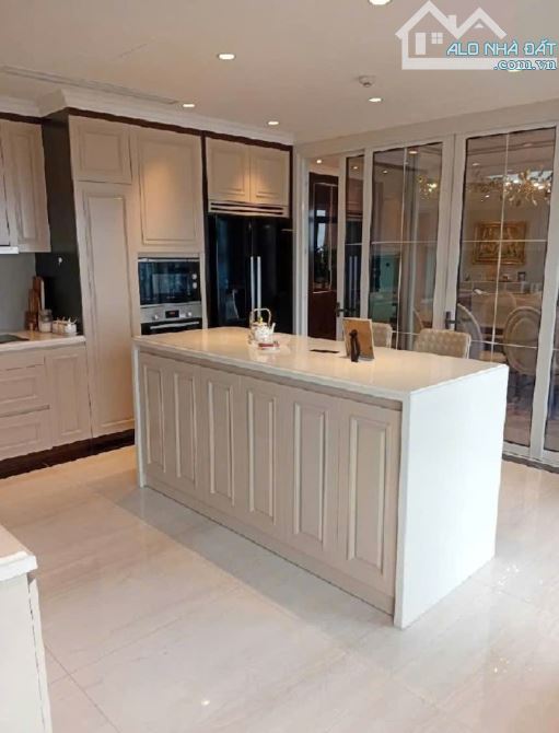 Hiếm! Bán căn Penhouse Cầu Giấy, DT 320 m2, thông tầng trên cao tuyệt đẹp! - 8