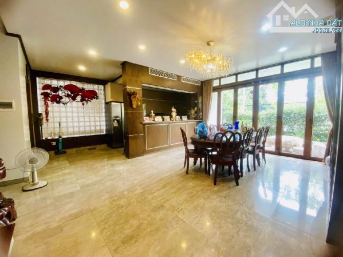 ⛔⛔⛔ Bán GẤP!! BIỆT THỰ SÂN VƯỜN PHỐ VIP NGUYỄN SƠN 👉👉 183Tr/m2 (TL) - Ô Tô - 8