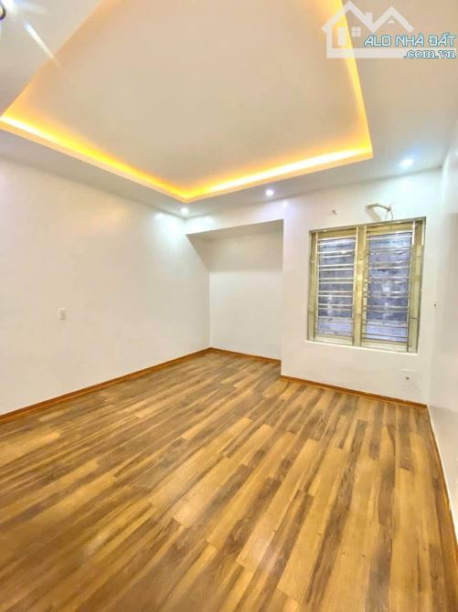 Bãn nhà 4 tầng tại khu phân lô cao cấp. Thư Trung , Văn Cao , Đằng Lâm , Hải An Giá 4 tỷ 5 - 9