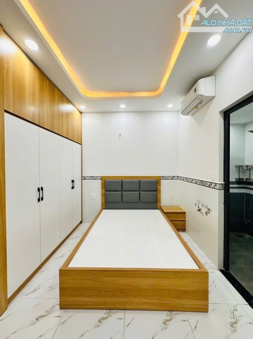 Nhà 4 tầng FULL NỘI THẤT đường THẠNH LỘC 26 phường TL Q12 DT 50,4m2 (4x12,46) đường 12m - 9