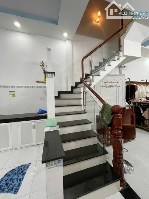 NGUYỄN SỈ SÁCH - GIÁP TRƯỜNG CHINH - 2 TẦNG - 60m VUÔNG - MẶT TIỀN KINH DOANH - CHỈ 6.8 TỶ - 9