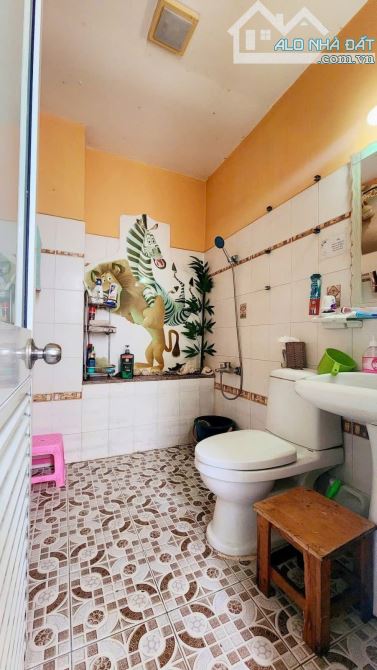 Hơn 9T - Cư xá Đô Thành Quận 3, sau căn mặt tiền DT 55m2 5 tầng mới. - 9