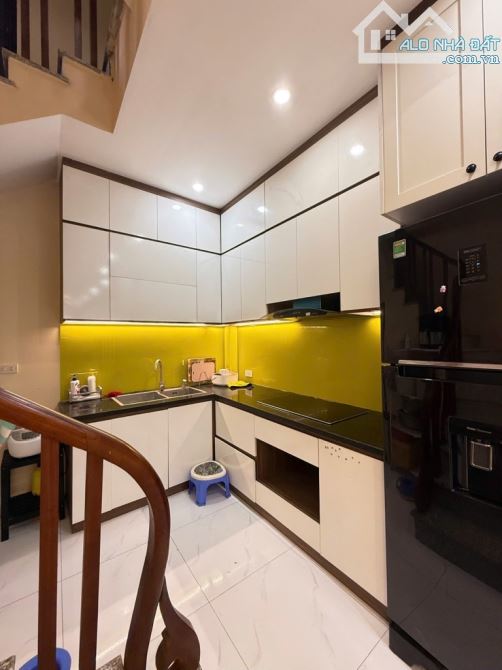 Nhà đẹp phú diễn 37m2. 5 tầng. Thoáng mát.6,5 tỷ. Full nội thất. Sổ vuông đẹp. - 9