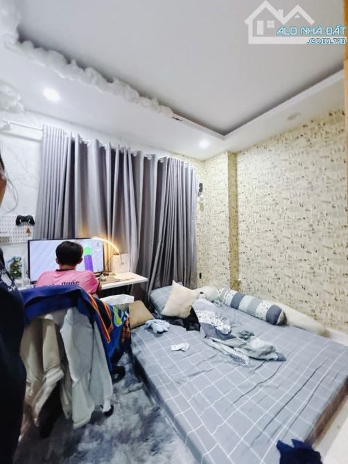 CHÍNH CHỦ BÁN NHÀ 5 LẦU TÔN ĐẢN Q.4 LÔ NHÌ HẺM 3M5 DTSD 150M2 NGANG 8 CHỈ NHỈNH 6TỶ XÍU - 9