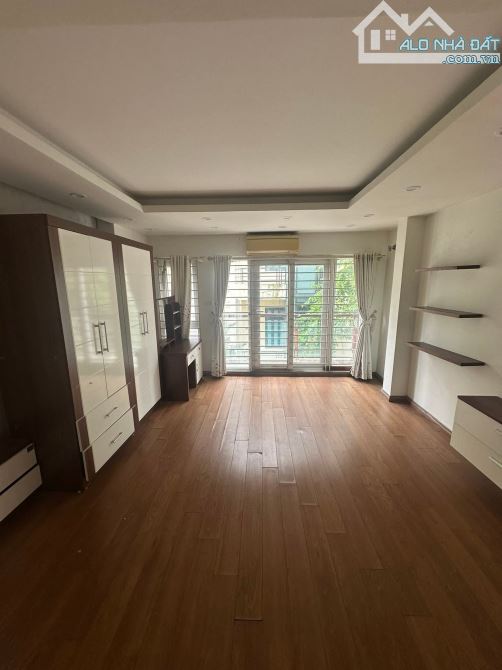 ĐỖ QUANG-CẦU GIẤY-PHÂN LÔ Ô TÔ TRÁNH-VỊ TRÍ VIP-5 TẦNG-VĂN PHÒNG CÔNG TY - GIÁ 21.5 TỶ - 9