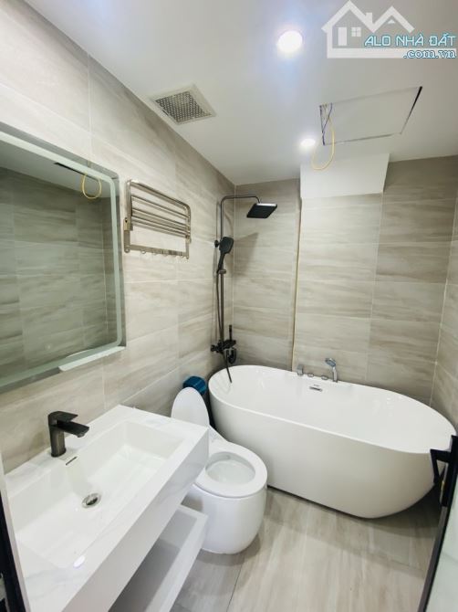 Hoa hậu Long Biên, 7 tầng x 52m2, thang máy, lô góc, ô tô tránh, kinh doanh.Giá 12 tỷ+ - 9