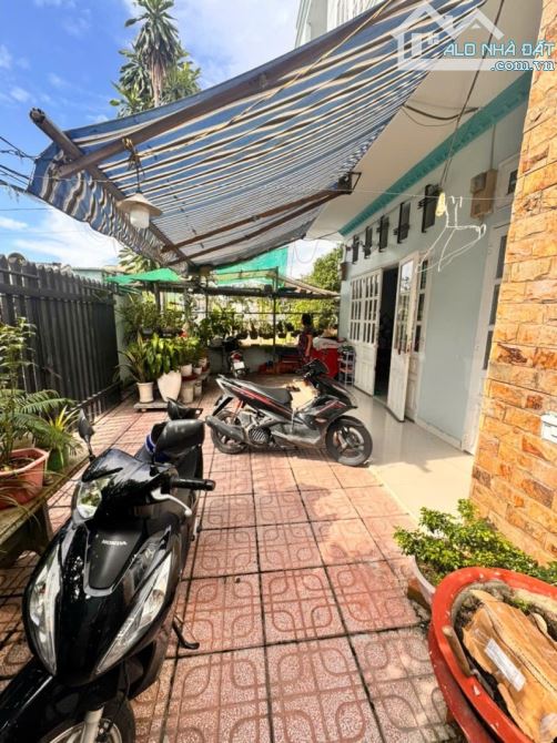 SIÊU PHẨM - ĐƯỜNG NHỰA 6M XE HƠI ĐẬU TRONG NHÀ - 226M2 - FULL TC CHỈ 9 TỎI TL - 9