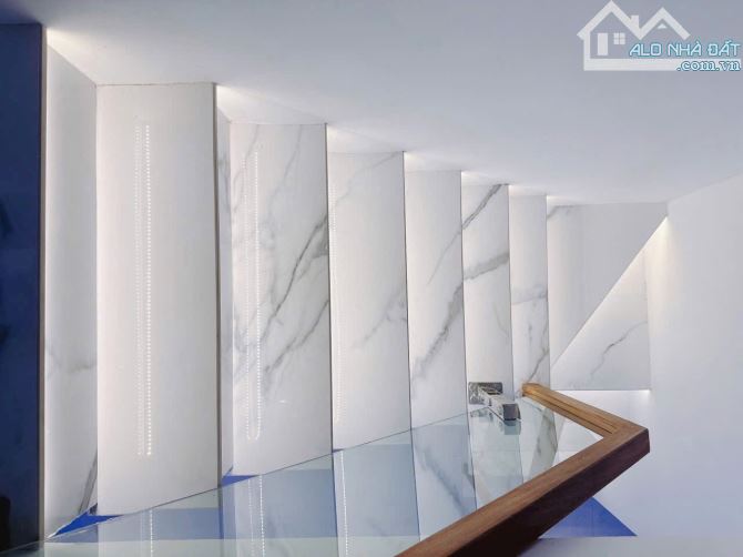 BÁN NHÀ 3 TẤM KHU NGUYỄN KHOÁI Q4 HẺM 3M AN NINH GIÁ 4 TỈ 150 TL DÂN CƯ SÁT MT CÁCH 30M - 9
