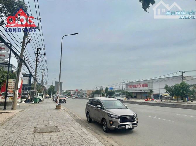 Cho thuê mặt bằng kinh doanh QL 1 A long bình 4300m2  giá tốt quá rẻ ạ
