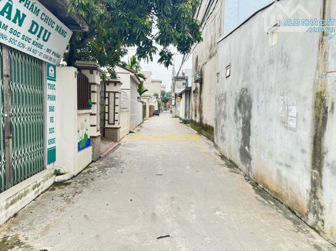LÔ GÓC - CÁCH QUỐC LỘ 2 300M - ĐƯỜNG THÔNG Ô TÔ 7 CHỖ ĐỖ CỬA - CÁCH SÂN BAY NỘI BÀI 1KM