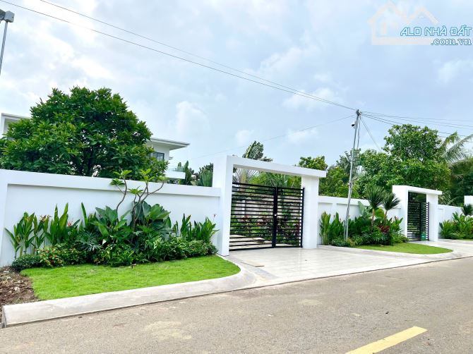 Bán Villa nghỉ dưỡng nằm trong khu Compound tại TT.Đất Đỏ
