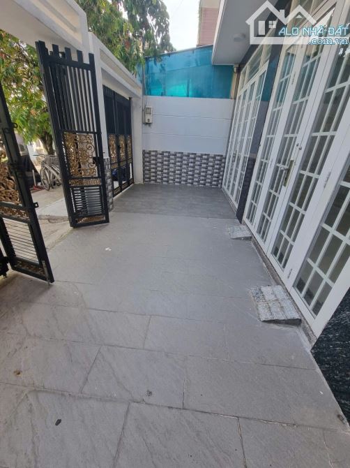 Nhà Biệt Thự 1 Trệt 2 Lầu 8x14m 3 Phòng đường 19 Lê Bôi Giá 14 Triệu