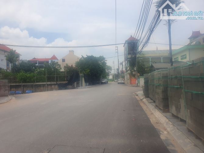 ĐẤT ĐẸP VÕNG LA - ĐÔNG ANH, Ô TÔ 7 CHỖ TRONG ĐẤT, CÔNG VIÊN , HỒ ĐIỀU HÒA .81m2