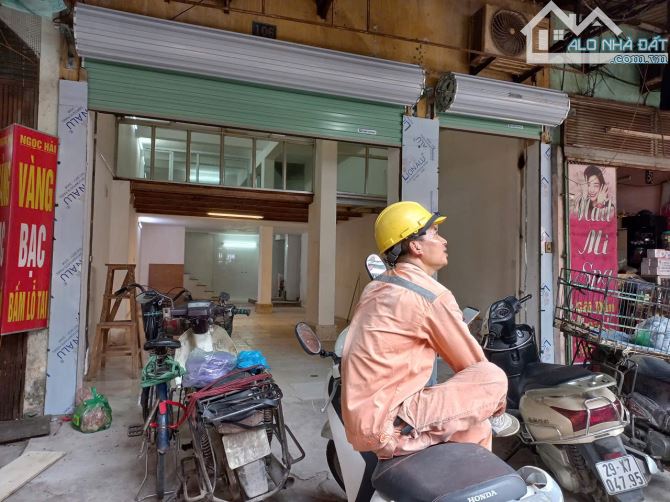 kiot chợ năm tầng , 67m , tam trinh