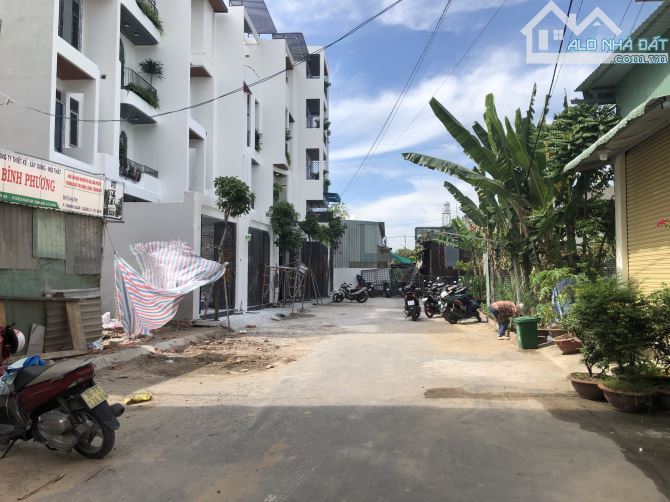 Bán đất Thạnh Xuân 25 đường nhựa 7m gần Ub Phường