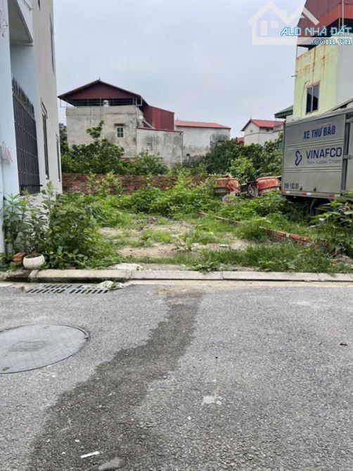 BÁN ĐẤT HIẾM BÁT KHỐI, Ô TÔ TRÁNH,  4 2..TỶ - 2