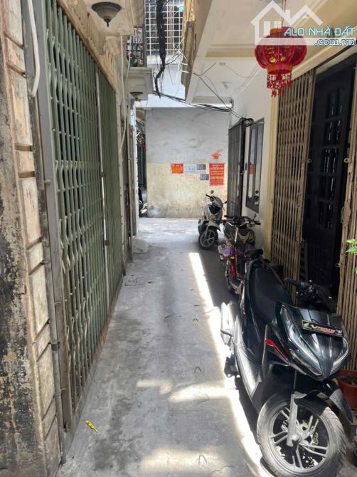 Bán nhà phố Khương Trung, 4 tầng, 30m2, trước nhà rộng 2.5m, 50m ra ngõ ô tô tránh giá 5.9