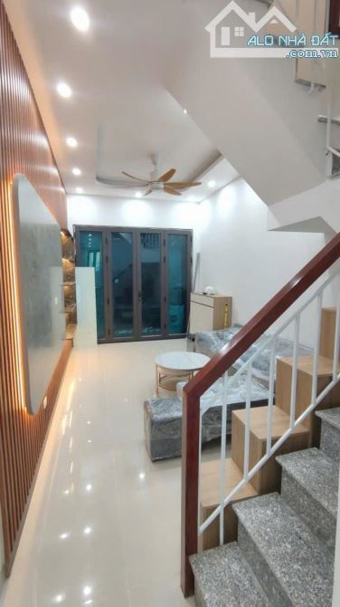 BÁN NHÀ ĐỐC NGỮ 37M2 × 4 TẦNG, MẶT TIỀN 3.3M, GIÁ 8.5 TỶ – BA ĐÌNH