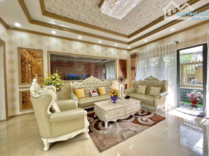 Cần Bán - BIỆT THỰ VIP - PHẠM PHÚ TIẾT - - 195m2 - Chỉ 22 Tỷ