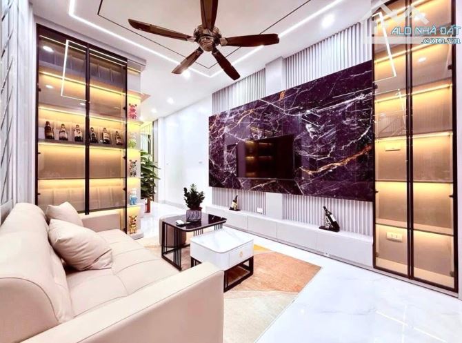 YÊN HOÀ - CẦU GIẤY - 35M  x 5 TẦNG -MT 4m - NHỈNH 7 TỶ - CĂN GÓC - Ô TÔ ĐỖ GẦN.
