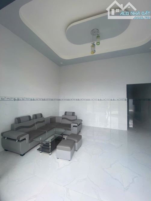 Bán gấp căn nhà cấp 4,103.3m2, SHR, Nhuận Đức, Giá chỉ 750 Triệu.