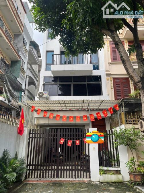 Cho thuê nhà Liền kề KĐT Nghĩa Đô, Gần Starlake Tây Hồ Tây. Phù hợp làm Văn phòng, KD Onl.