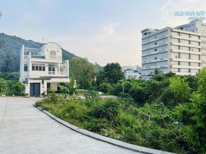 LÔ ĐẤT BIỆT THỰ TRẦN PHÚ LƯNG TỰA NÚI VŨNG TÀU - 208M2 GIÁ CHỈ 11 TỈ