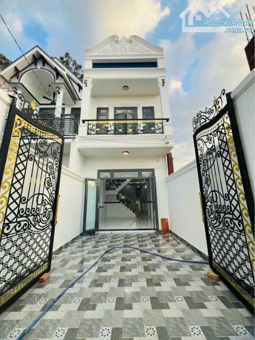 Cần bán căn nhà thiết kế Tân Cổ điển ngay gần cty ChangShin, giá 2ty150 Diện tích 5×20
