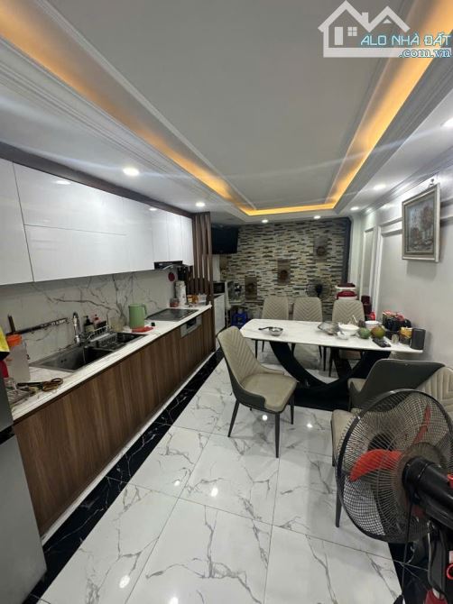 NHÀ ĐẸP HUYỆN ỦY THANH TRÌ 38M2 4 TẦNG Ở LUÔN 4,85 TỶ